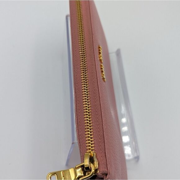 Miu Miu Pink Zip Wallet - Picture 4 of 15